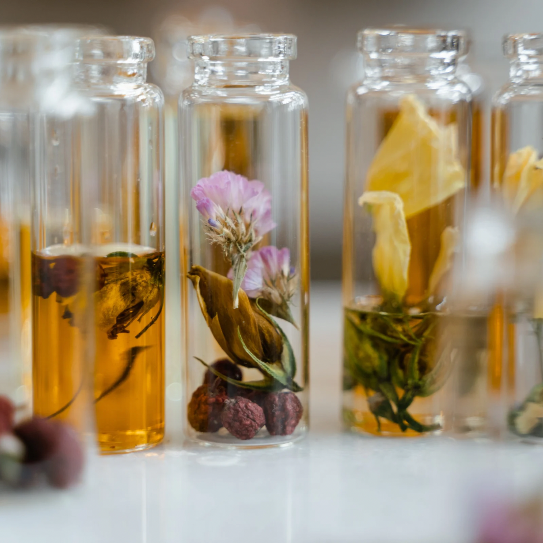 The Truth About Synthetics in Clean Perfume: What No One’s Telling You
